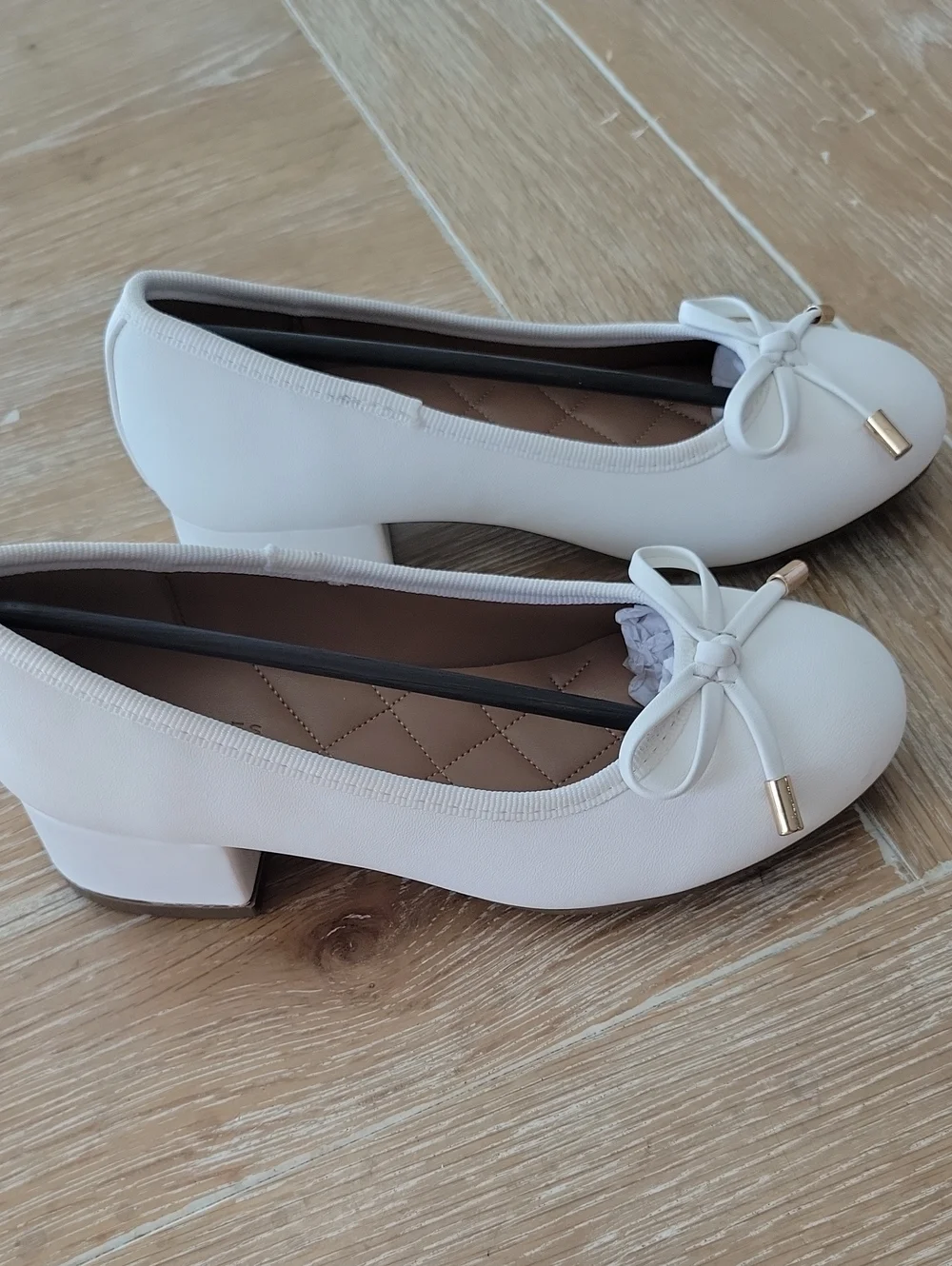 Aerosoles Kids Mia White Shoes Size 11 NIB